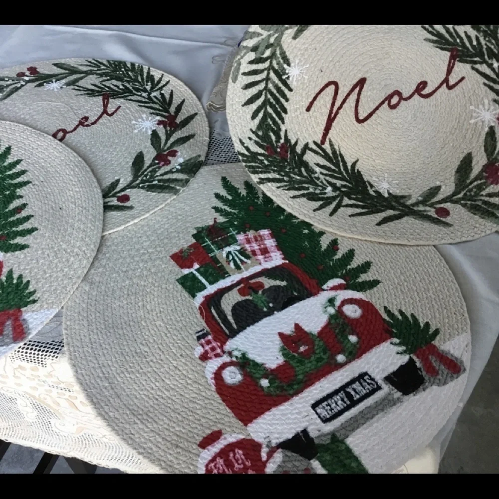 4 HOLIDAY ROUND‎ PLACEMAT